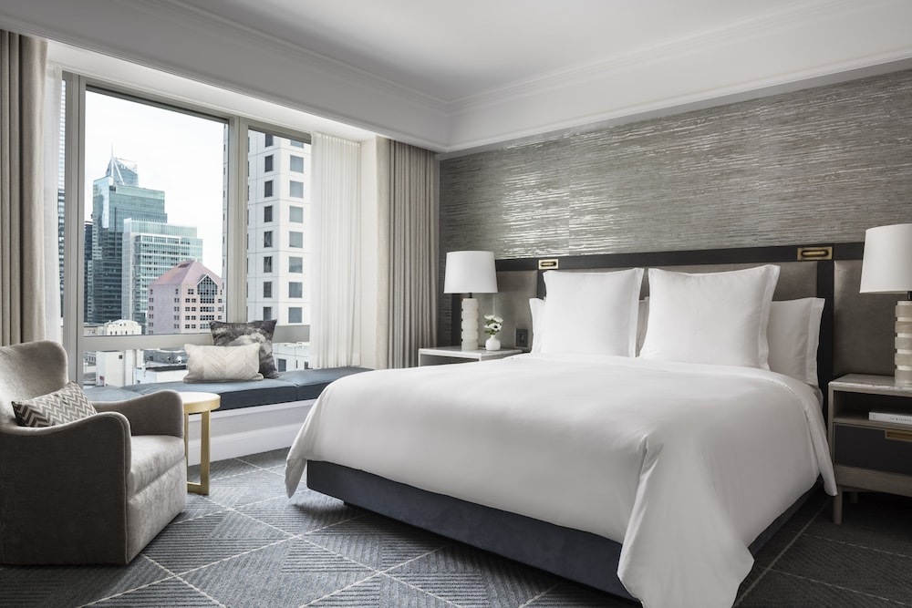 Four Seasons Hotel San Francisco — Hotel rooms in San Francisco, California