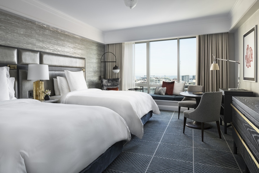 Four Seasons Hotel San Francisco — Hotel rooms in San Francisco, California