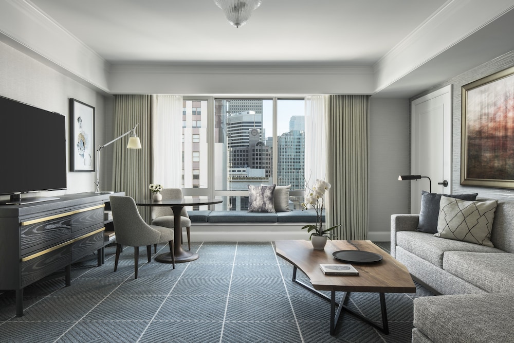 Four Seasons Hotel San Francisco — Hotel rooms in San Francisco, California