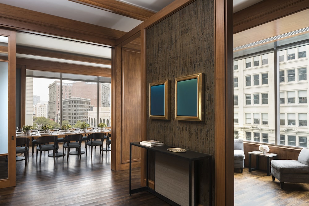 Four Seasons Hotel San Francisco — Hotel rooms in San Francisco, California