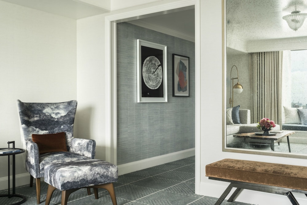 Four Seasons Hotel San Francisco — Hotel rooms in San Francisco, California