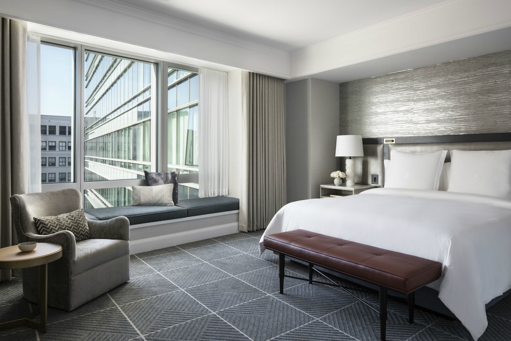 Four Seasons Hotel San Francisco — Hotel rooms in San Francisco, California
