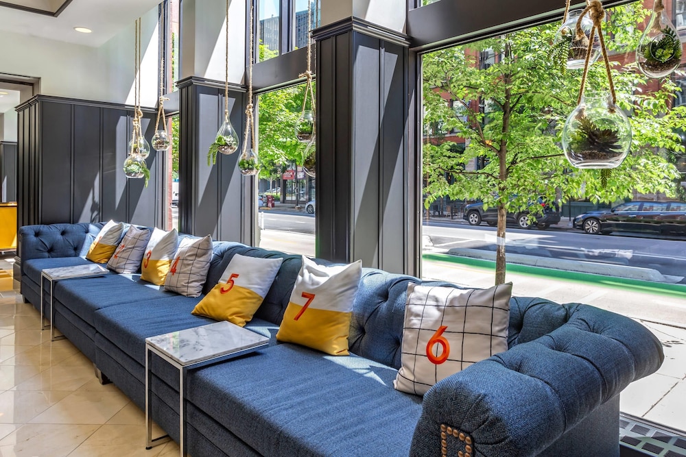 Hilton Vacation Club Hotel Blake Chicago — Hotel rooms in Chicago, Illinois