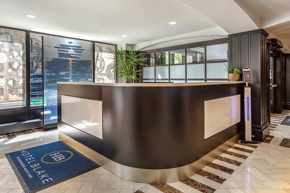 Hilton Vacation Club Hotel Blake Chicago — Hotel building in Chicago, Illinois