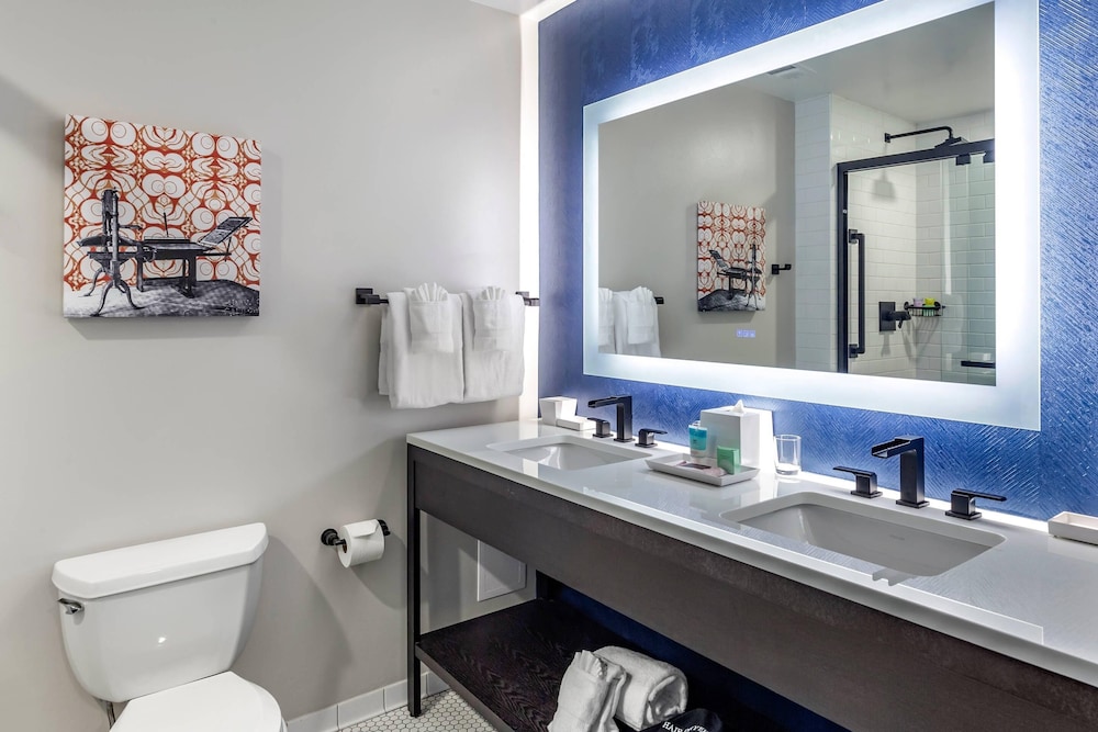 Hilton Vacation Club Hotel Blake Chicago — Hotel rooms in Chicago, Illinois
