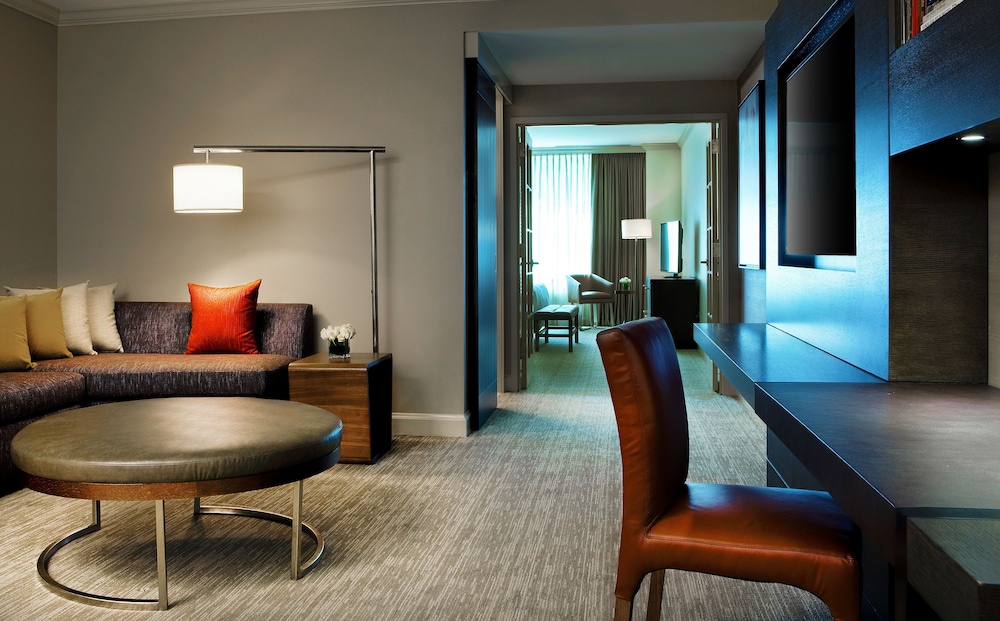 Hyatt Centric Chicago Magnificent Mile — Hotel rooms in Chicago, Illinois