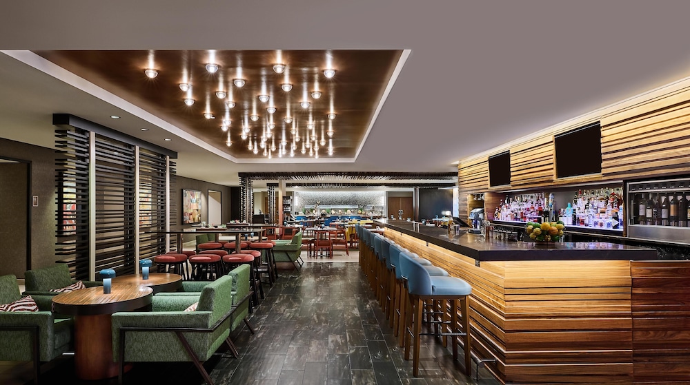 Hyatt Centric Chicago Magnificent Mile — Restaurant & bars in Chicago, Illinois