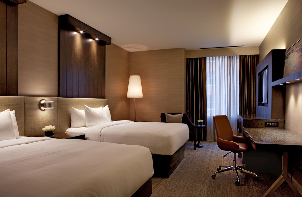 Hyatt Centric Chicago Magnificent Mile — Hotel rooms in Chicago, Illinois