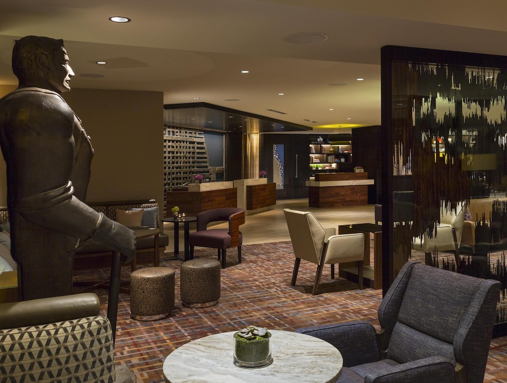 Hyatt Centric Chicago Magnificent Mile — Restaurant & bars in Chicago, Illinois