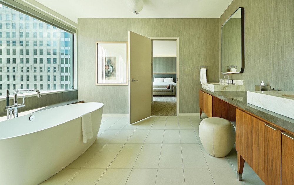 Hyatt Centric Chicago Magnificent Mile — Hotel rooms in Chicago, Illinois