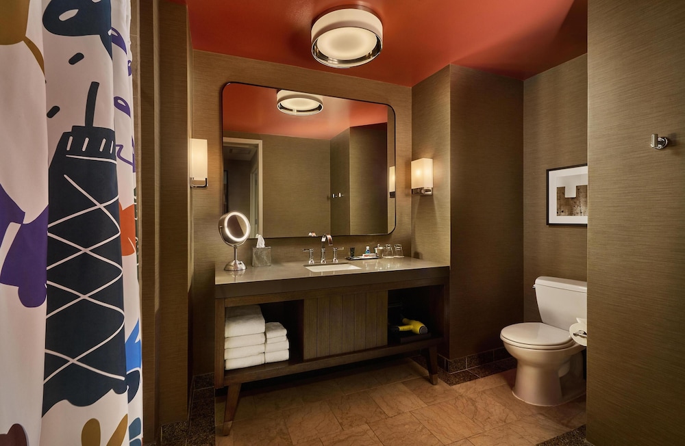 Hyatt Centric Chicago Magnificent Mile — Hotel rooms in Chicago, Illinois