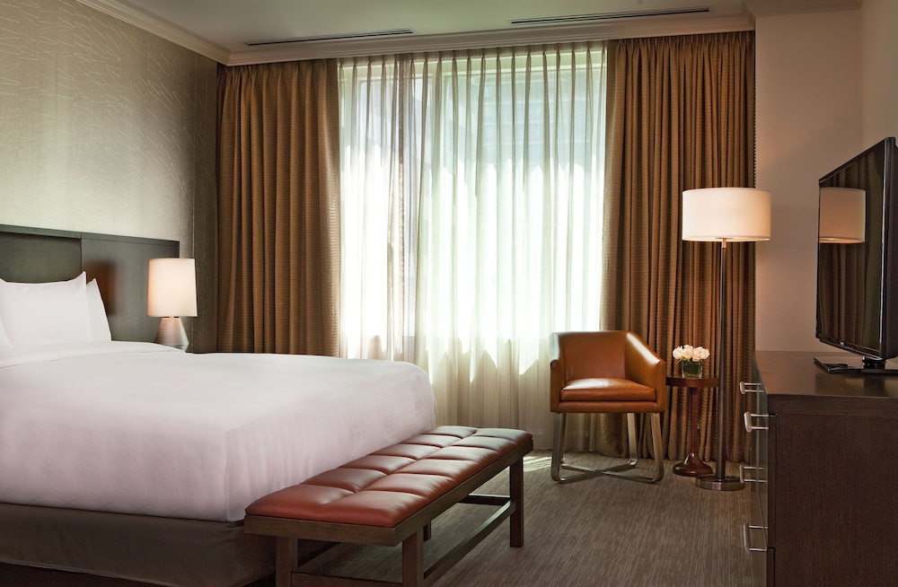 Hyatt Centric Chicago Magnificent Mile — Hotel rooms in Chicago, Illinois