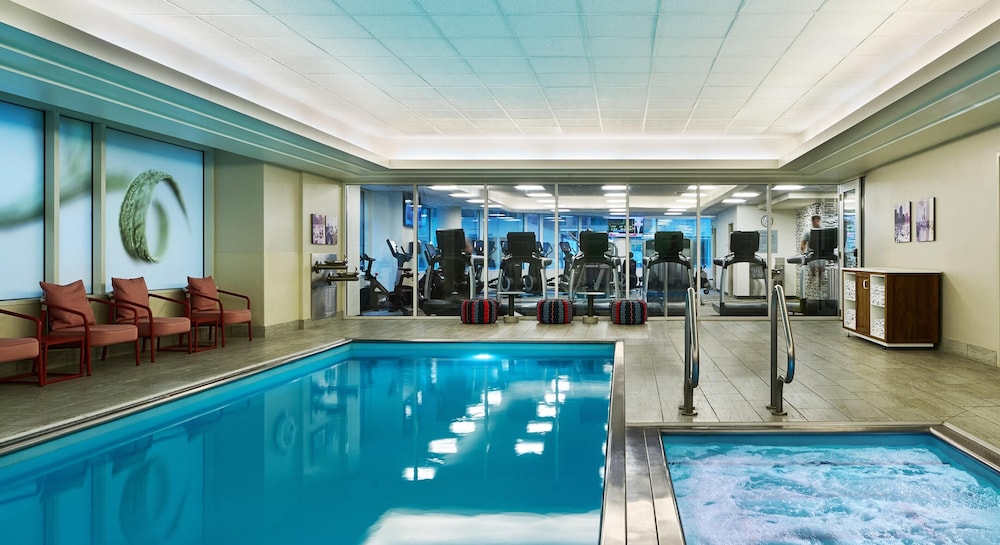 Hyatt Centric Chicago Magnificent Mile — Swimming pool in Chicago, Illinois