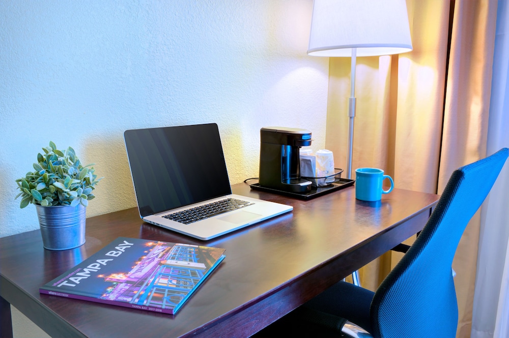 The Barrymore Hotel Tampa Riverwalk — Hotel rooms in Tampa, Florida