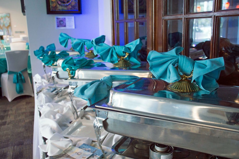 The Barrymore Hotel Tampa Riverwalk — Restaurant & bars in Tampa, Florida