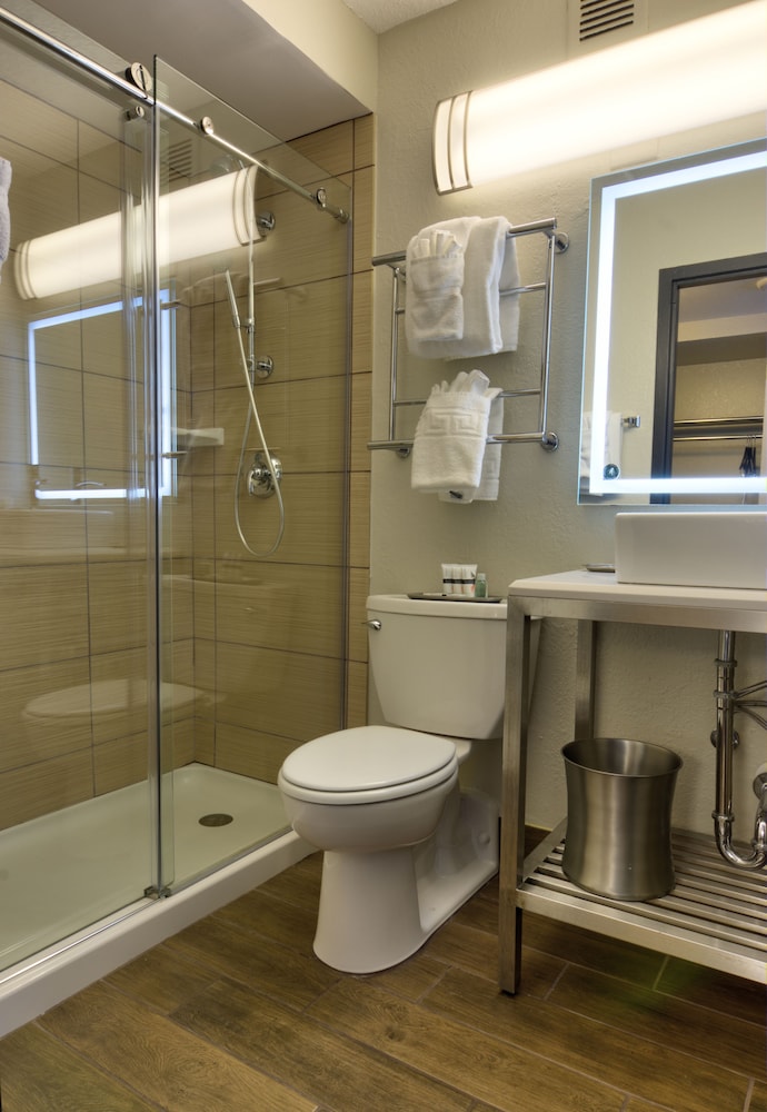 The Barrymore Hotel Tampa Riverwalk — Hotel rooms in Tampa, Florida