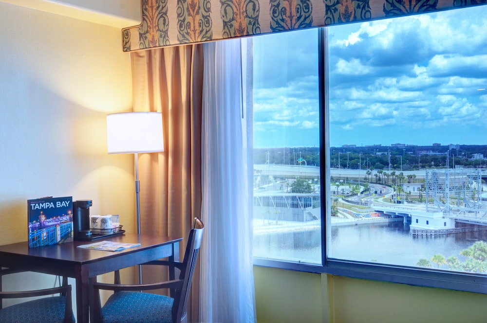 The Barrymore Hotel Tampa Riverwalk — Hotel rooms in Tampa, Florida