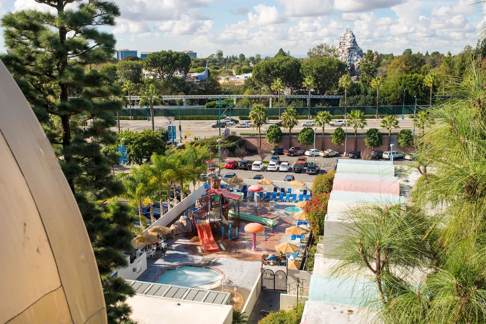 Howard Johnson by Wyndham Anaheim Hotel and Water Playground — Attractions in the area in Anaheim, California