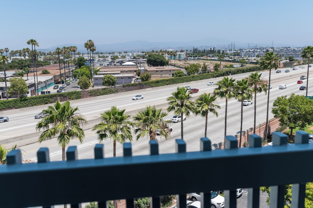Howard Johnson by Wyndham Anaheim Hotel and Water Playground — Attractions in the area in Anaheim, California