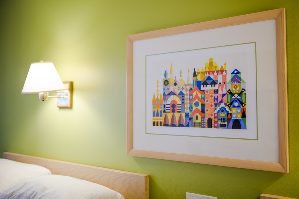 Howard Johnson by Wyndham Anaheim Hotel and Water Playground — Hotel rooms in Anaheim, California