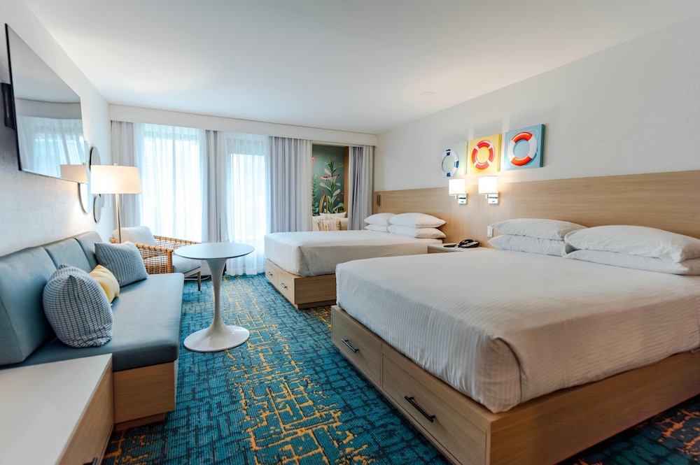 Howard Johnson by Wyndham Anaheim Hotel and Water Playground — Hotel rooms in Anaheim, California