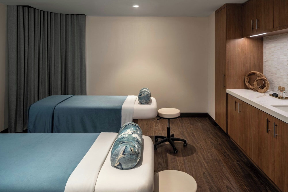 The Westin Fort Lauderdale Beach Resort — Hotel rooms in Fort Lauderdale, Florida