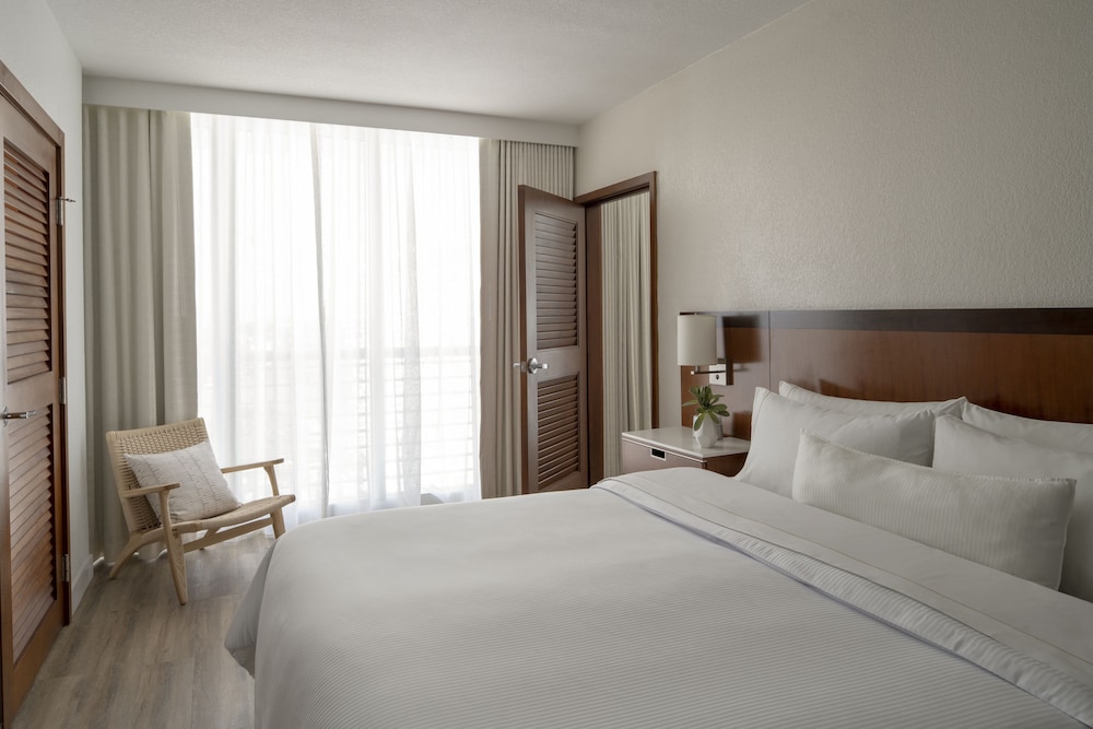 The Westin Fort Lauderdale Beach Resort — Hotel rooms in Fort Lauderdale, Florida