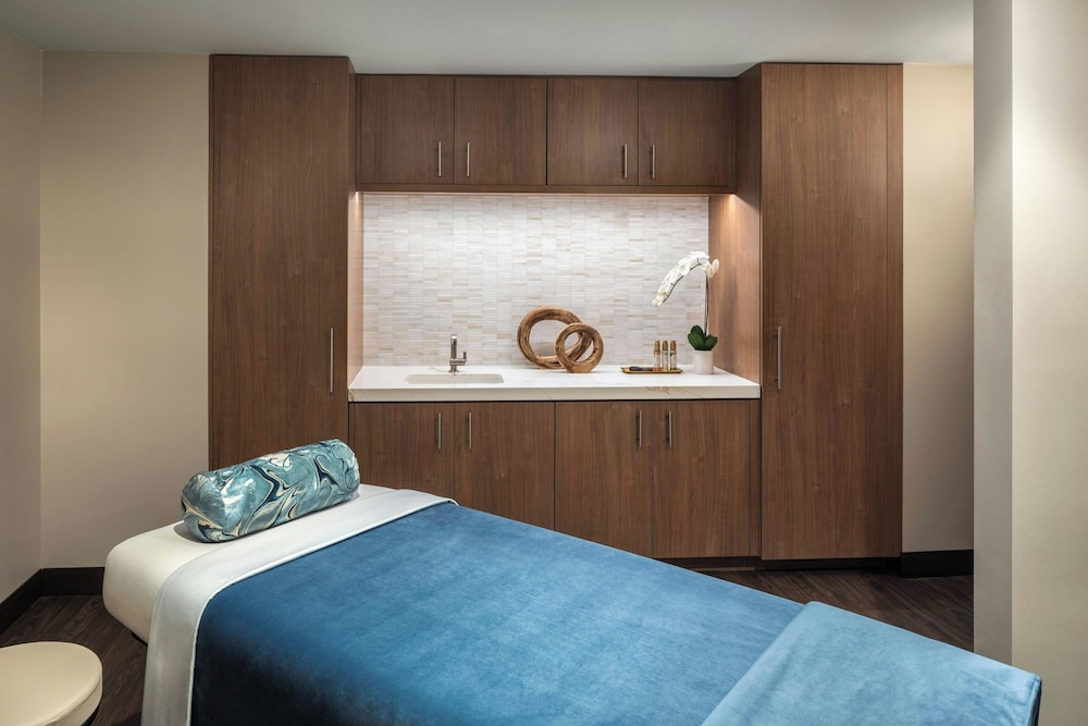 The Westin Fort Lauderdale Beach Resort — Hotel rooms in Fort Lauderdale, Florida