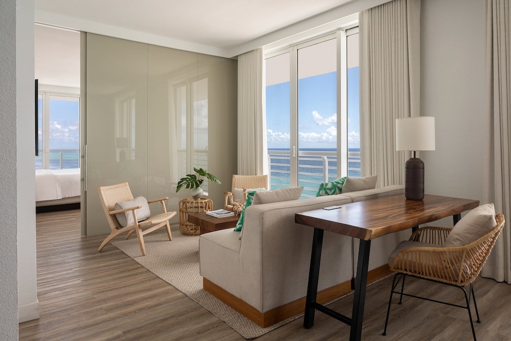 The Westin Fort Lauderdale Beach Resort — Hotel rooms in Fort Lauderdale, Florida