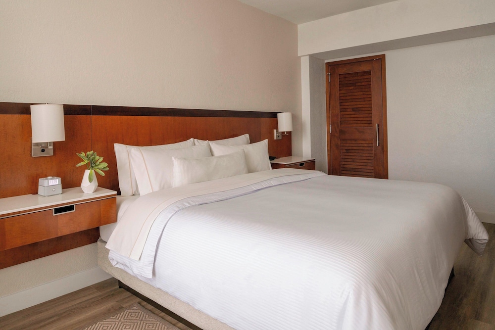 The Westin Fort Lauderdale Beach Resort — Hotel rooms in Fort Lauderdale, Florida
