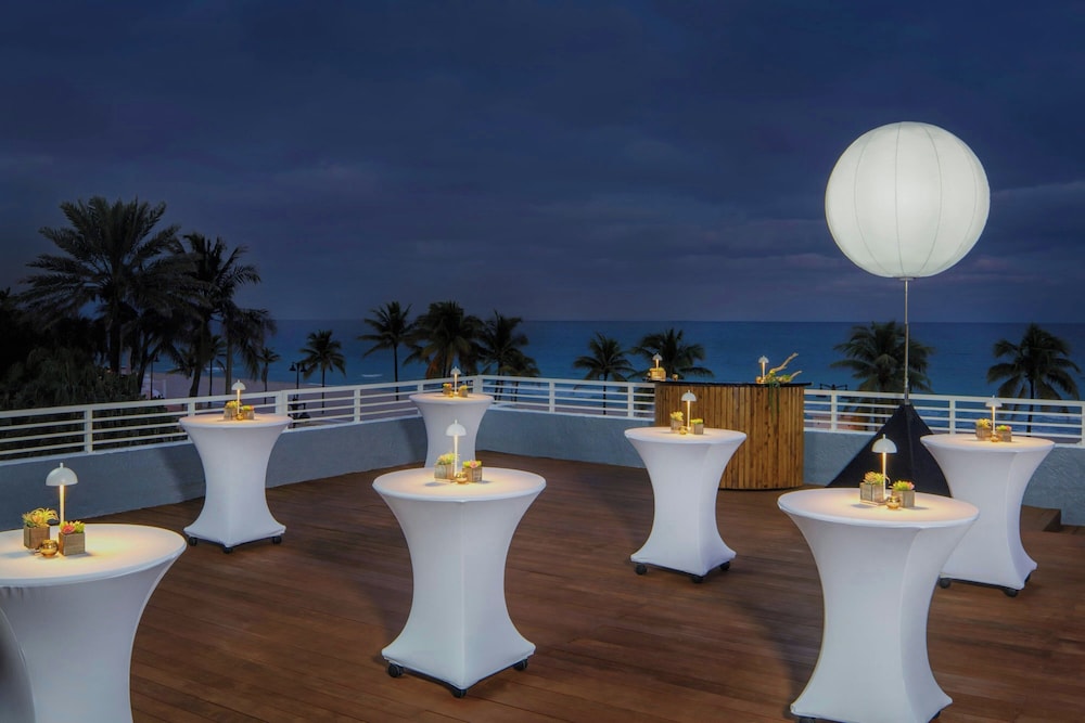 The Westin Fort Lauderdale Beach Resort — Restaurant & bars in Fort Lauderdale, Florida