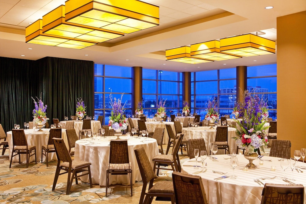 The Westin Boston Seaport District — Restaurant & bars in Boston, Massachusetts