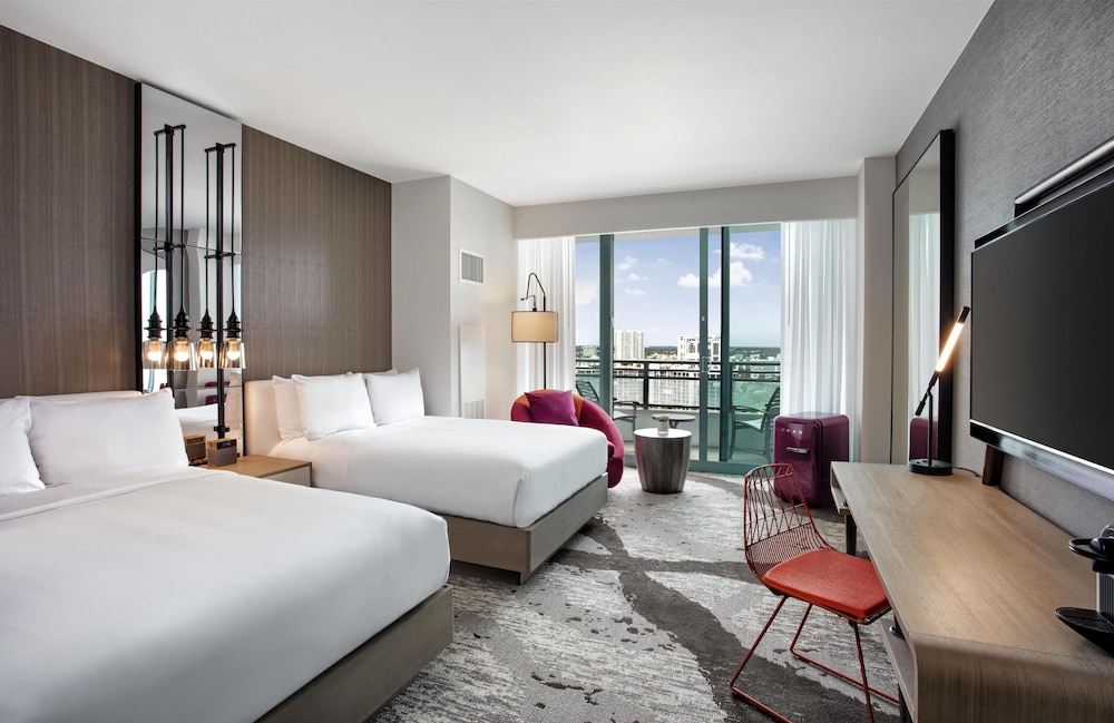 Signia by Hilton Diplomat Beach Resort — Hotel rooms in Hollywood, Florida