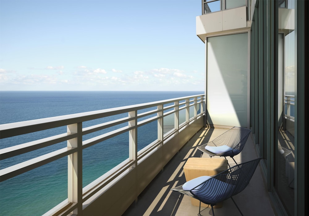 Signia by Hilton Diplomat Beach Resort — Hotel rooms in Hollywood, Florida