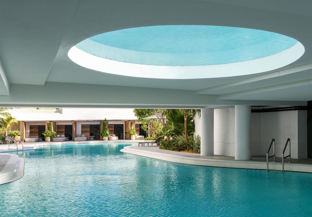 Signia by Hilton Diplomat Beach Resort — Swimming pool in Hollywood, Florida