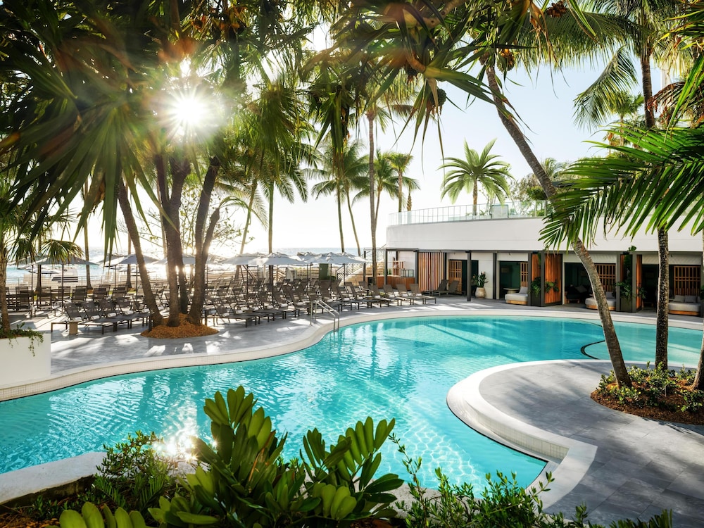 Signia by Hilton Diplomat Beach Resort — Swimming pool in Hollywood, Florida