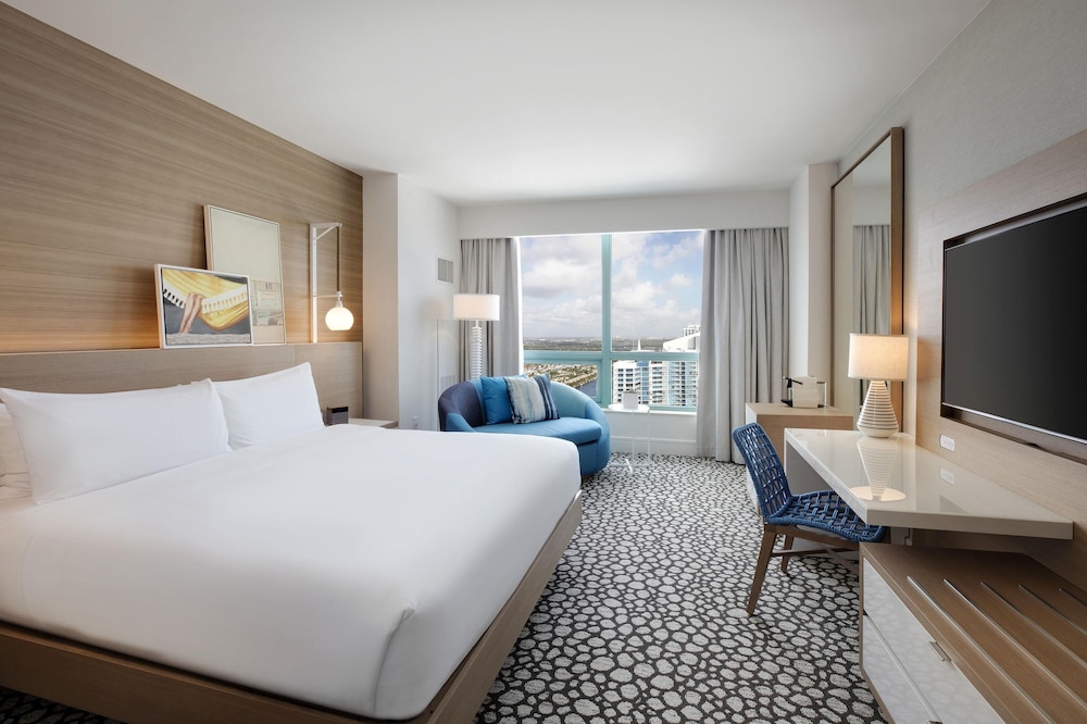 Signia by Hilton Diplomat Beach Resort — Hotel rooms in Hollywood, Florida