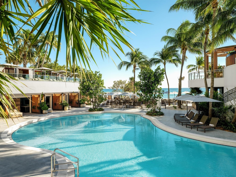 Signia by Hilton Diplomat Beach Resort — Swimming pool in Hollywood, Florida