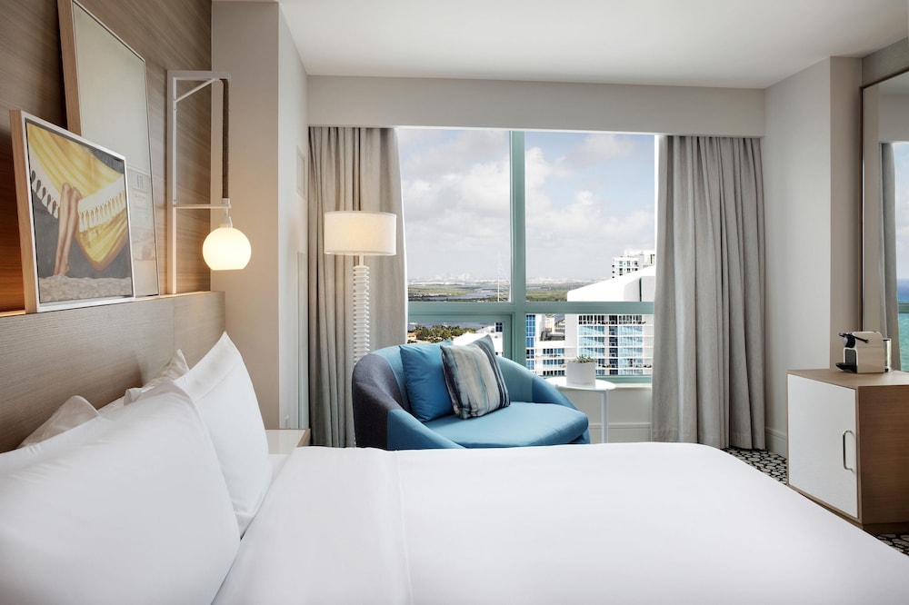 Signia by Hilton Diplomat Beach Resort — Hotel rooms in Hollywood, Florida