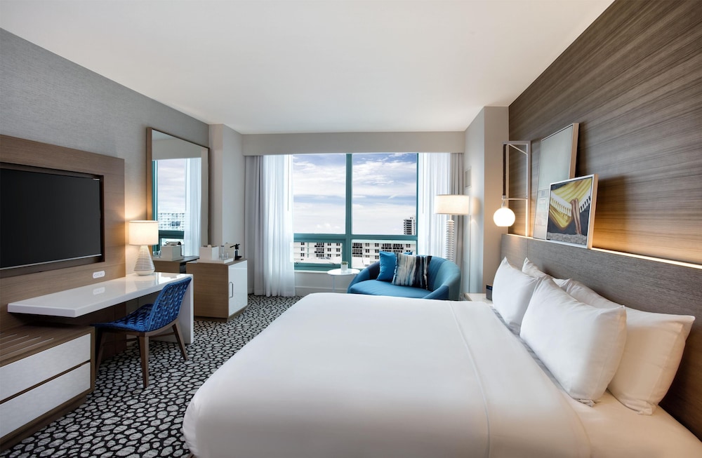Signia by Hilton Diplomat Beach Resort — Hotel rooms in Hollywood, Florida
