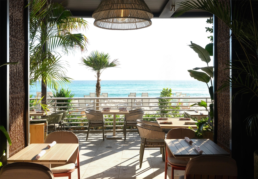 Signia by Hilton Diplomat Beach Resort — Restaurant & bars in Hollywood, Florida