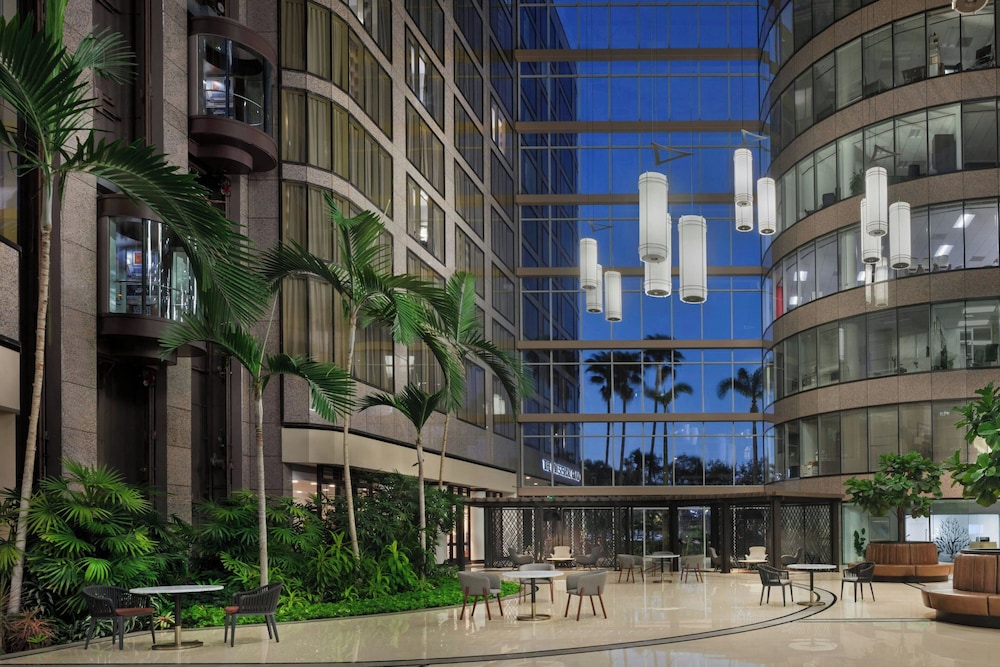 The Westshore Grand, Tampa, A Tribute Portfolio Hotel — Hotel building in Tampa, Florida