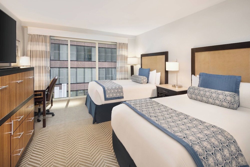 The Westshore Grand, Tampa, A Tribute Portfolio Hotel — Hotel rooms in Tampa, Florida