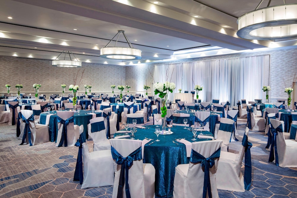 The Westshore Grand, Tampa, A Tribute Portfolio Hotel — Hotel building in Tampa, Florida