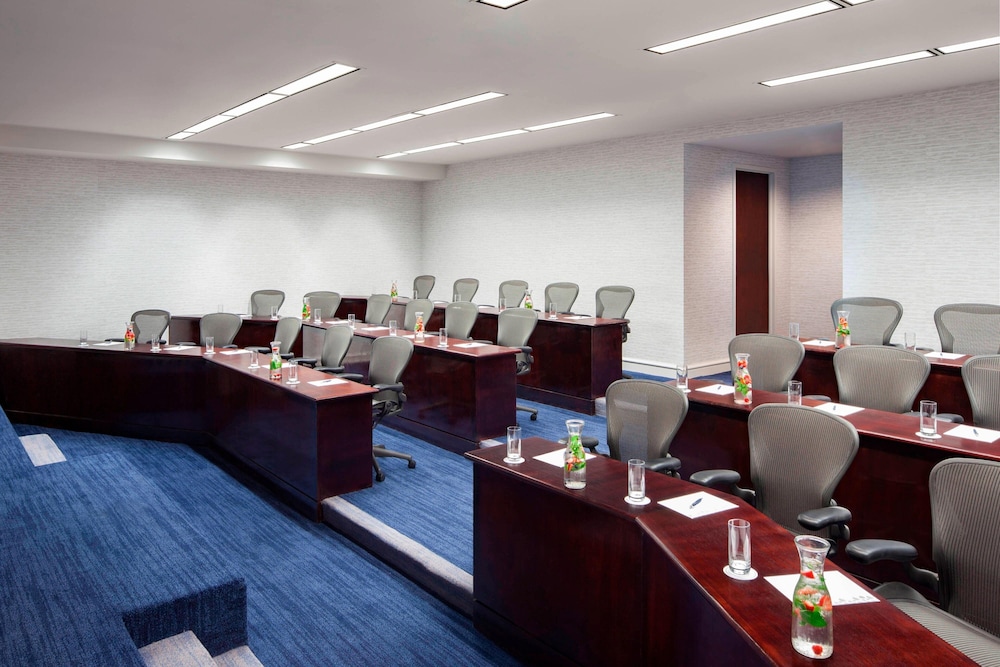 The Westshore Grand, Tampa, A Tribute Portfolio Hotel — Hotel building in Tampa, Florida