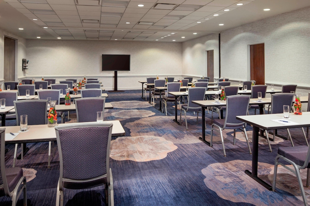 The Westshore Grand, Tampa, A Tribute Portfolio Hotel — Hotel building in Tampa, Florida