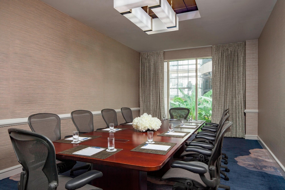 The Westshore Grand, Tampa, A Tribute Portfolio Hotel — Hotel rooms in Tampa, Florida