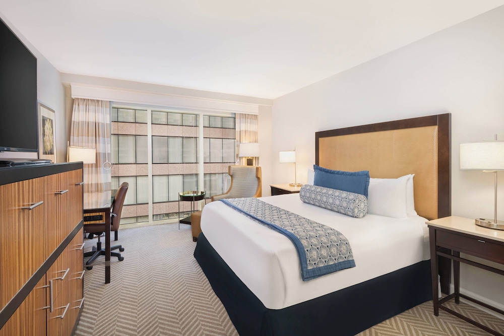 The Westshore Grand, Tampa, A Tribute Portfolio Hotel — Hotel rooms in Tampa, Florida