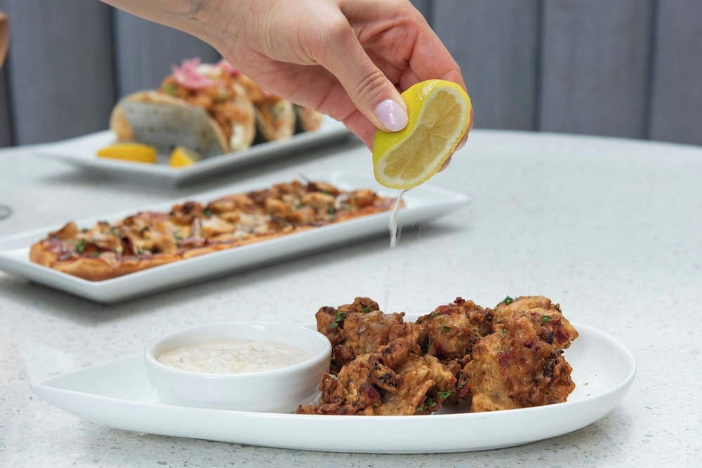 The Westshore Grand, Tampa, A Tribute Portfolio Hotel — Restaurant & bars in Tampa, Florida