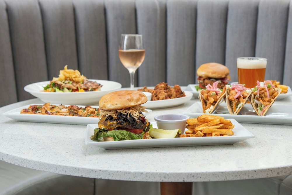 The Westshore Grand, Tampa, A Tribute Portfolio Hotel — Restaurant & bars in Tampa, Florida